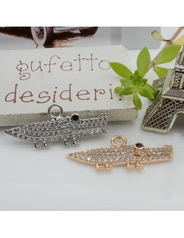 Ciondolo coccodrillo in ottone con zirconi bianchi 13x30mm 1pz Gioie d'Oriente