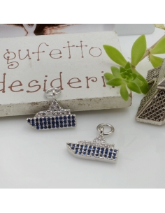 Ciondolo barchetta in ottone con zirconi blu e bianchi 11x14mm 1pz Gioie d'Oriente 2