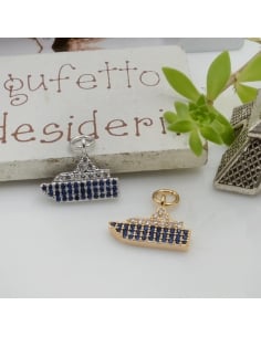 Ciondolo barchetta in ottone con zirconi blu e bianchi 11x14mm 1pz Gioie d'Oriente