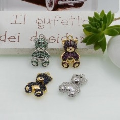 Ciondolo orsetto in ottone con strass colorati 17x11mm 1pz Gioie d'Oriente 2
