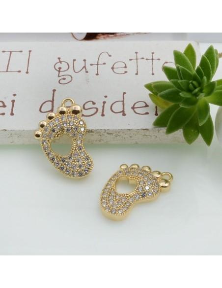Ciondolo piedino in ottone con zirconi 18x12mm oro 1pz Gioie d'Oriente