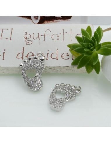 Ciondolo piedino in ottone con zirconi 18x12mm argento 1pz Gioie d'Oriente
