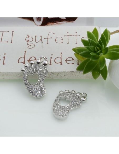 Ciondolo piedino in ottone con zirconi 18x12mm argento 1pz Gioie d'Oriente