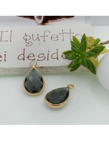 Charm di Cristalli a Forma di Goccia colore Grigio con Base Oro 18x10mm 1pz | GDO