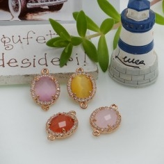 Ciondolo connettore ovale in ottone con strass 18x11mm 1pz Gioie d'Oriente
