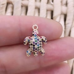 Ciondolo tartaruga in ottone oro con zirconi 12x17 mm 1pz zirconi arcobaleno Gioie d'Oriente