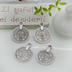 Ciondolo medaglia fantasia in metallo argento e oro 23x18 mm 4pz Gioie d'Oriente