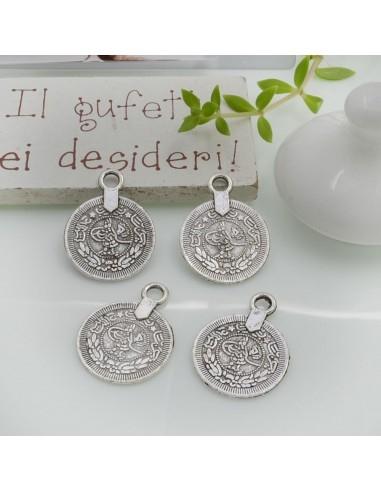 Ciondolo medaglia fantasia in metallo argento e oro 23x18 mm 4pz Gioie d'Oriente