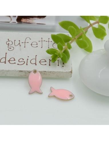 Ciondolo smaltato in ottone a forma di pesce, 13x7mm, per bijoux originali. Gioie d'Oriente: creatività e spedizioni veloci.