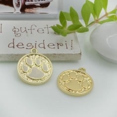Ciondolo medaglia con zampa in ottone oro 19 mm 1pz Gioie d'Oriente