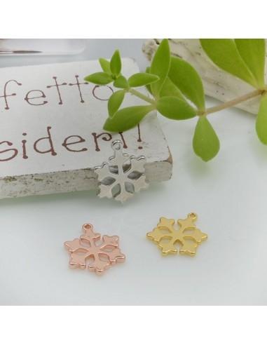 Ciondoli fiocco di neve in ottone smaltato 12x9mm 2pz Gioie d'Oriente