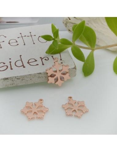 Ciondoli fiocco di neve in ottone smaltato 12x9mm 2pz Gioie d'Oriente