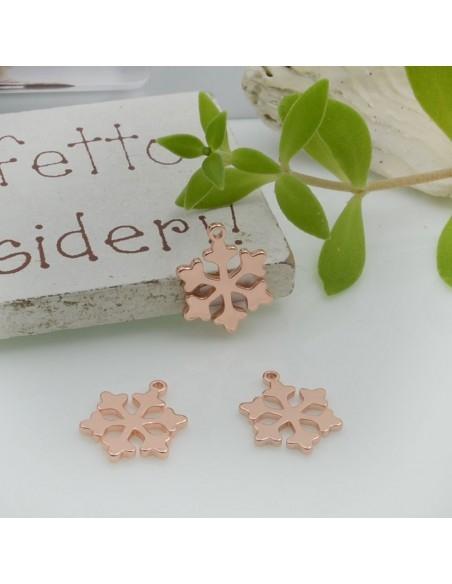Ciondoli fiocco di neve in ottone smaltato 12x9mm 2pz Gioie d'Oriente