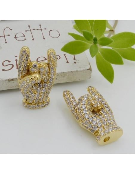Ciondolo mano a corna in ottone con zirconi 13x24mm 1pz Gioie d'Oriente