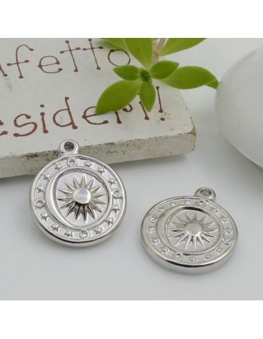 Ciondolo medaglia sole e stelle in acciaio inossidabile rodio 18x16mm Gioie d'Oriente