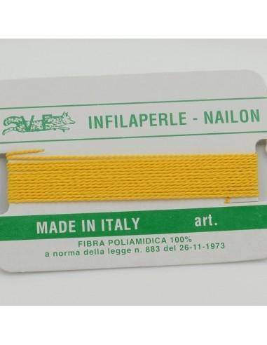 Filo nylon infilaperle di colore giallo scuro con ago di diverse misure - GDO
