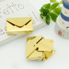 Ciondolo locket lettera apribile in acciaio inossidabile 12 x 19 mm 1pz Gioie d'Oriente 2