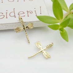Ciondolo libellula in zama oro chiaro 12x17 mm 1pz Gioie d'Oriente 2