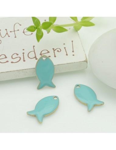 Ciondolo smaltato in ottone a forma di pesce, 13x7mm, per bijoux originali. Gioie d'Oriente: creatività e spedizioni veloci.