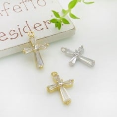 Ciondolo croce in ottone con zirconi bianchi 12x17mm 1pz colori vari Gioie d'Oriente
