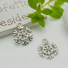 Ciondolo fiocco di neve con punti luce in ottone 18x14 mm 1pz Gioie d'Oriente 2