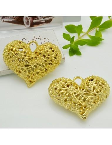 Ciondolo in zama oro a forma di cuore traforato 32x40mm 1 pz
