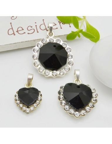 Ciondolo con cristallo nero e strass in diverse forme 1pz|GDO