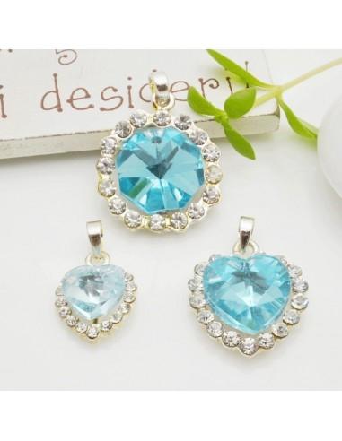 Ciondolo con cristallo azzurro e strass in diverse forme 1pz|GDO