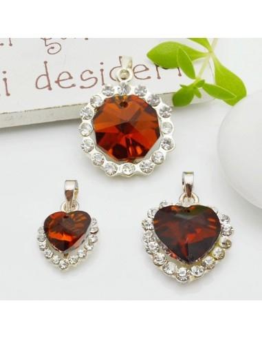 Ciondolo con cristallo marrone e strass in diverse forme 1pz|GDO