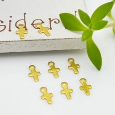 Ciondoli croce piccola in ottone naturale 3.5x6.5 mm 15pz Gioie d'Oriente