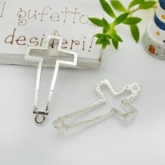 Connettore croce vuota in metallo argento 20 x 40 mm 1pz Gioie d'Oriente 2