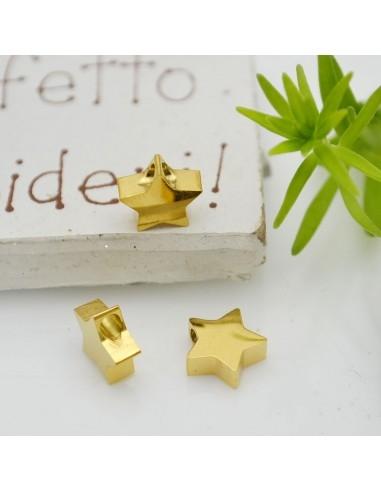 Ciondolo stella piatta in acciaio oro 8 mm 1pz con foro alto Gioie d'Oriente