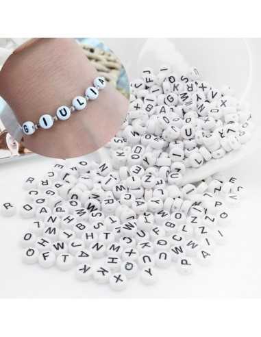 Perline lettere varie scritta nera plastica bianca 7mm 12pz Bigiotteria GDO | Gioie d'Oriente