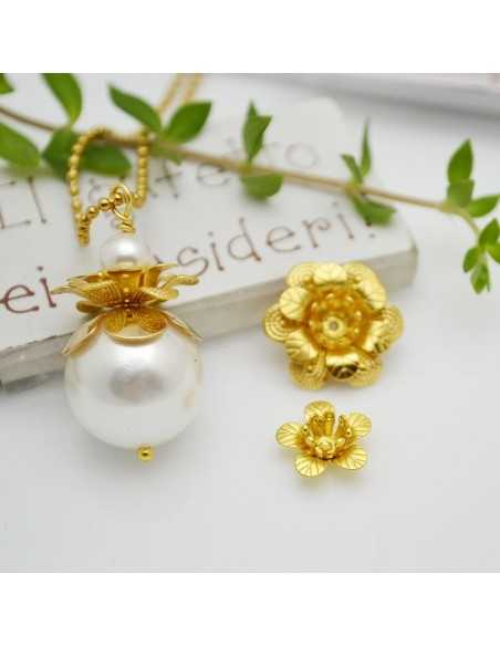Bocciolo fiore di loto con perla imitazione in ottone oro 11mm 18mm 1pz Gioie d'Oriente