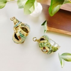 Pendenti in Conchiglia Verde 20x30mm con Bordo Oro 1 pz Gioie d'Oriente