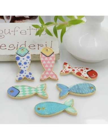 Ciondolo Charms Pesciolino smaltato colorato 21x10mm base oro  | GDO