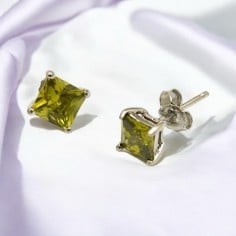 Orecchini a perno con cristallo verde oliva quadrato 6mm argento 925 |GDO
