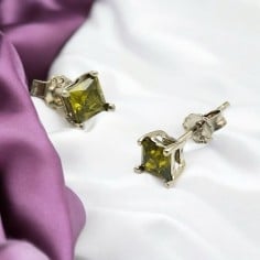 Orecchini a perno, con cristallo quadrato, color verde oliva, 5mm, in argento 925, marchio GDO