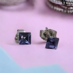 Orecchini perno quadrati con cristallo viola 4mm in argento 925 |GDO