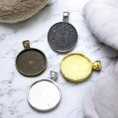 Pendenti per cabochon in metallo 20mm esterno 21,5x28mm colori vari 2pz Gioie d'Oriente