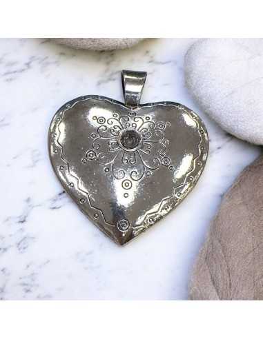 Ciondolo Cuore con motivo floreale inciso in metallo 75x85mm 1pz Gioie d'Oriente