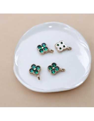 Mini charm fiore in ottone con zirconi verde smeraldo 7x10mm 1pz Gioie d'Oriente