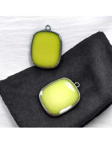 Ciondolo piastra in Resina colore giallo pieno e Acciaio 22x30mm 1pz | GDO