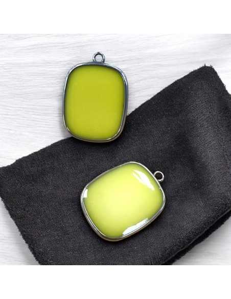 Ciondolo piastra in Resina colore giallo pieno e Acciaio 22x30mm 1pz | GDO