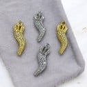 Ciondolo corno piatto in ottone con zirconi bianchi 6x20 mm 1pz base oro e rodio Gioie d'Oriente