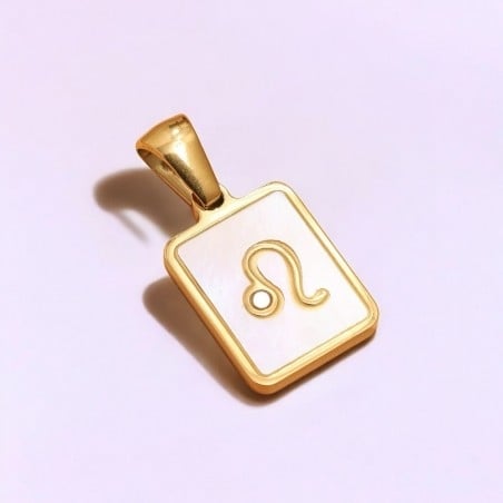 Ciondolo segno zodiacale Leone in acciaio dorato e madreperla 11x21 mm 1pz Gioie d'Oriente