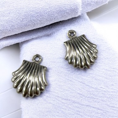 Ciondolo canestrello 3D in acciaio inox argento 11x14 mm 2pz Gioie d'Oriente