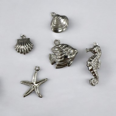 Ciondoli marini 3D in acciaio inox argento forme assortite 2pz Gioie d'Oriente