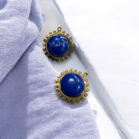 Ciondolo cabochon tondo in acciaio oro e pietre dure 15x17 mm 1pz Pietre Dure - Sodalite Gioie d'Oriente