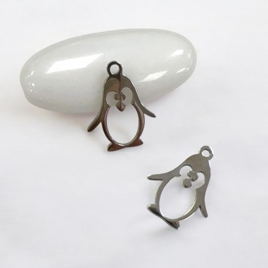 Ciondolo pinguino in acciaio inossidabile vari colori 12x16 mm 1pz Gioie d'Oriente